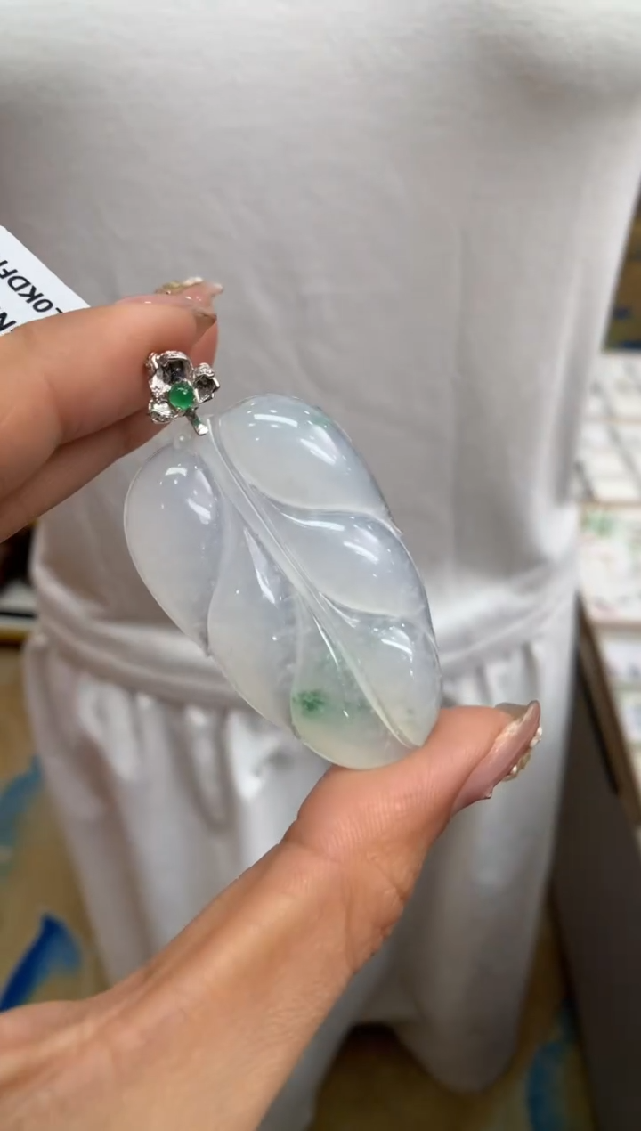 【闪购商品】翡翠颈饰18K金镶嵌叶子