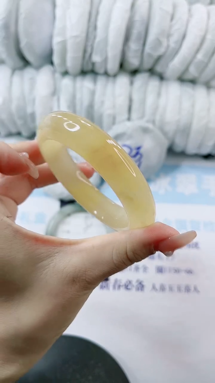 【闪购商品】石英质玉手镯未镶嵌0733009601-多样性发货