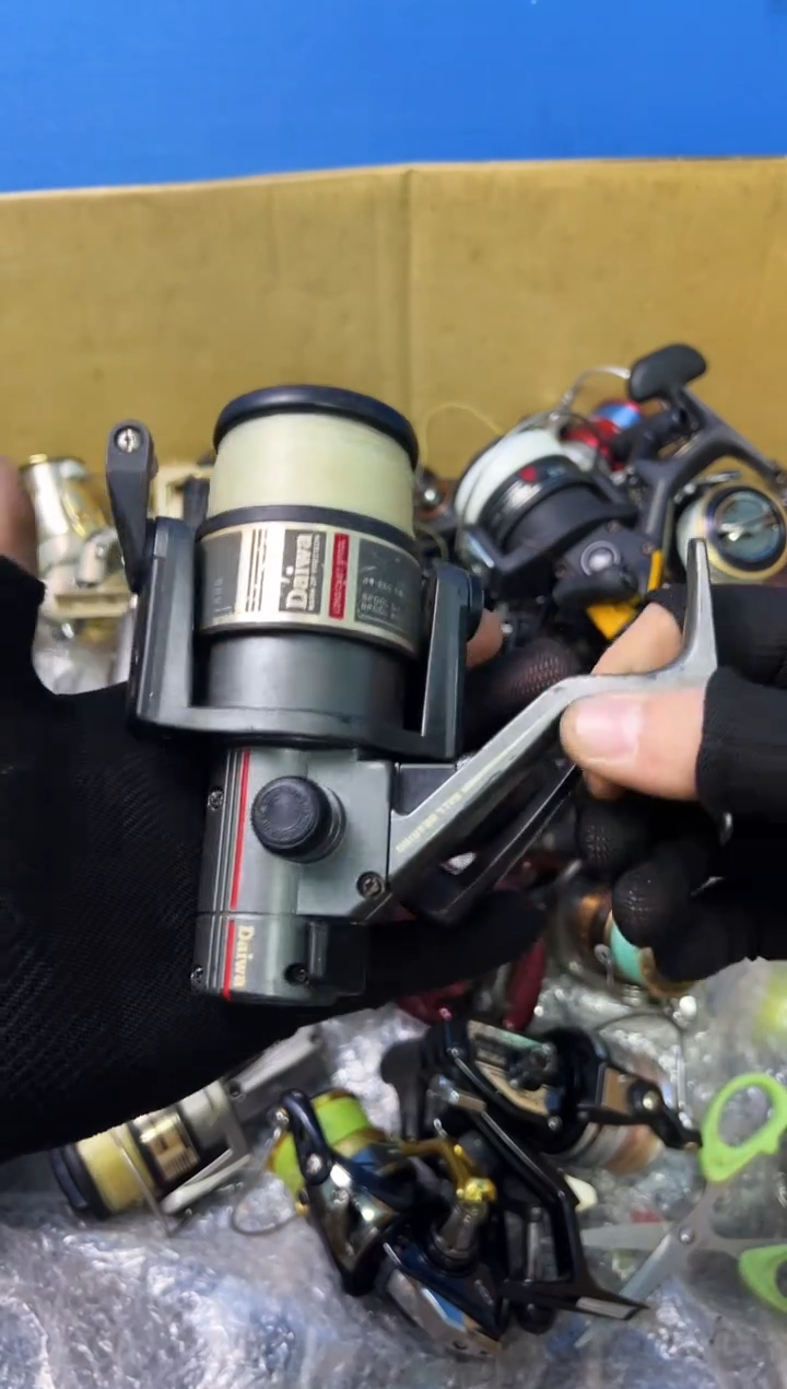 葫*微瑕钓鱼轮，直播间讲解为准，看清楚再拍，如有拆卸不退换