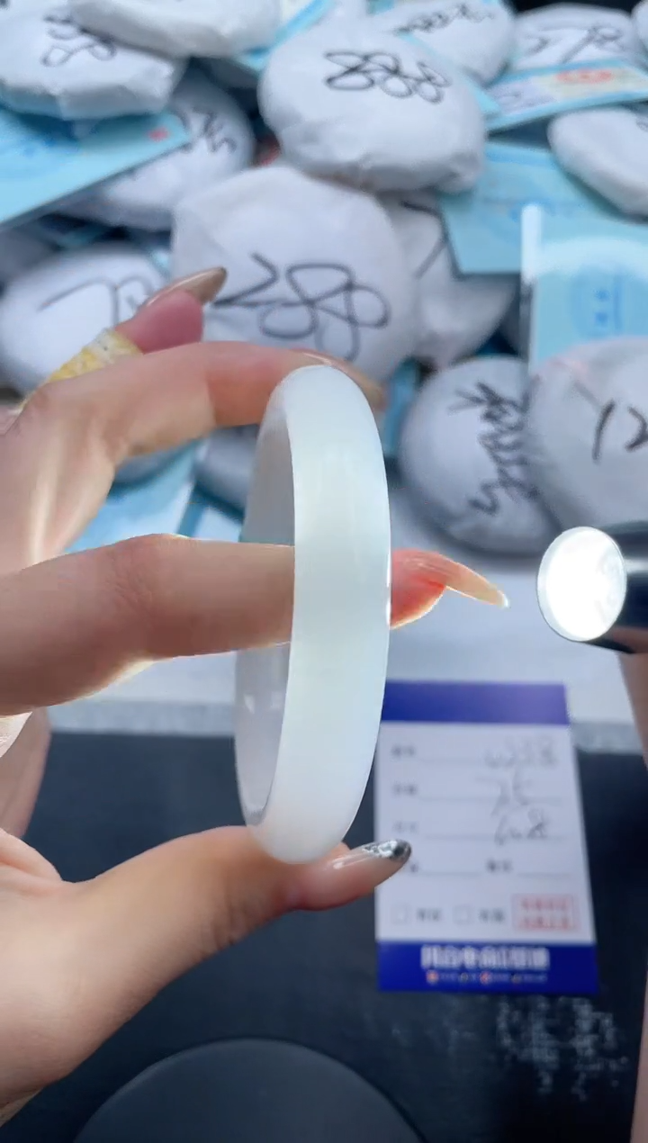 石英质玉手镯未镶嵌25V238-60