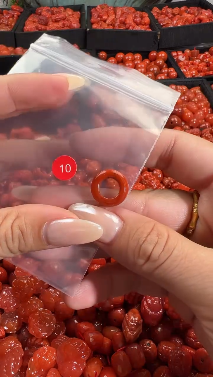 颈饰未镶嵌南红玛瑙1