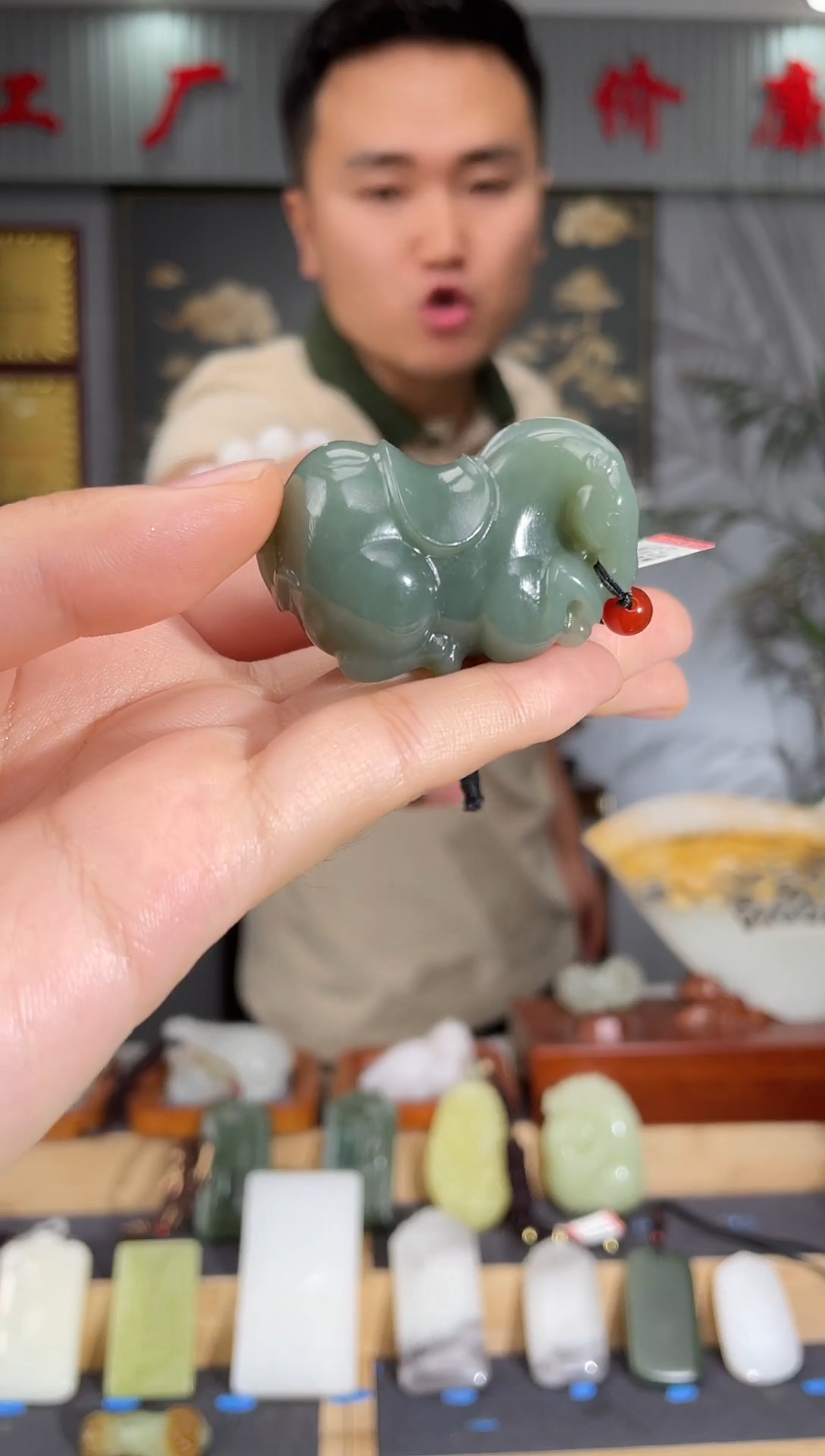 和田玉未镶嵌颈饰1