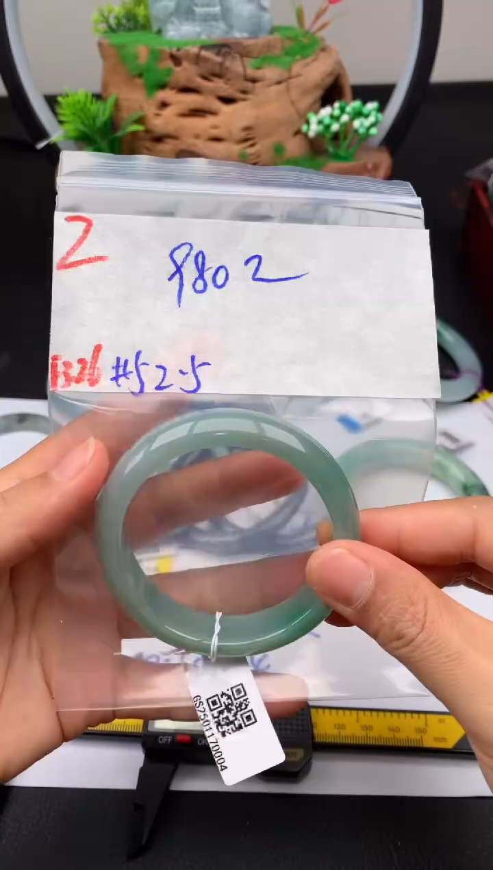 定制翡翠未镶嵌毛货需精细抛光拍一发一