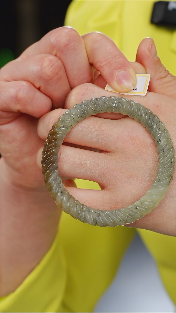 和田玉手镯未镶嵌41【】