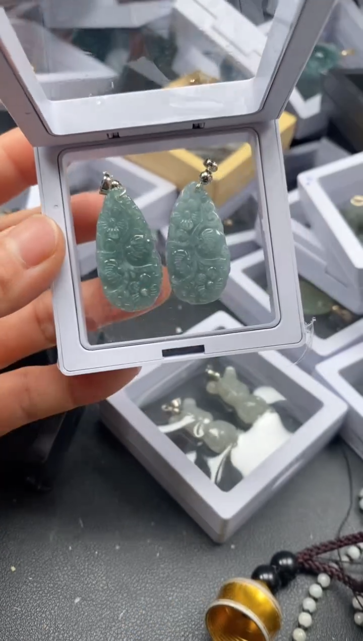 翡翠未镶嵌吊坠(不含链)944