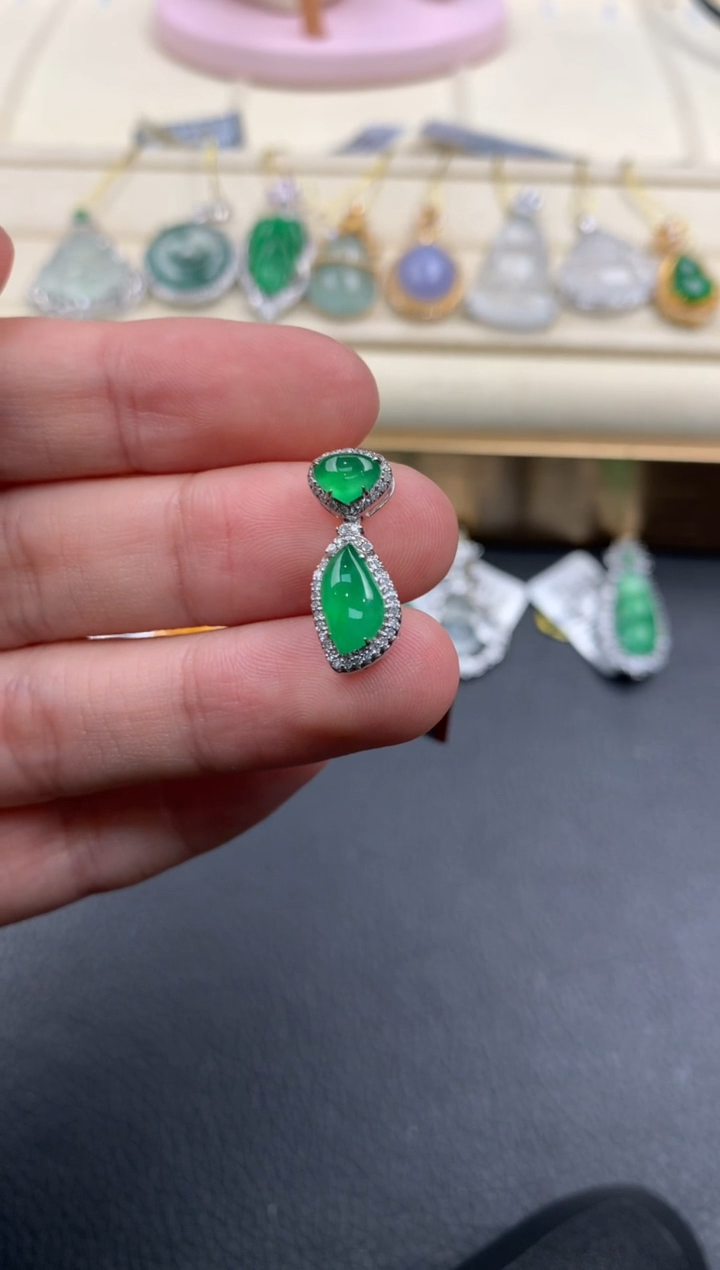 【闪购商品】翡翠颈饰18K金镶嵌A877    