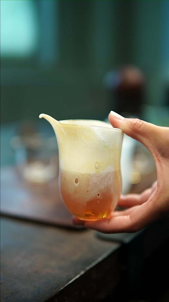 【闪购商品】王沁黄白釉玻璃公道杯