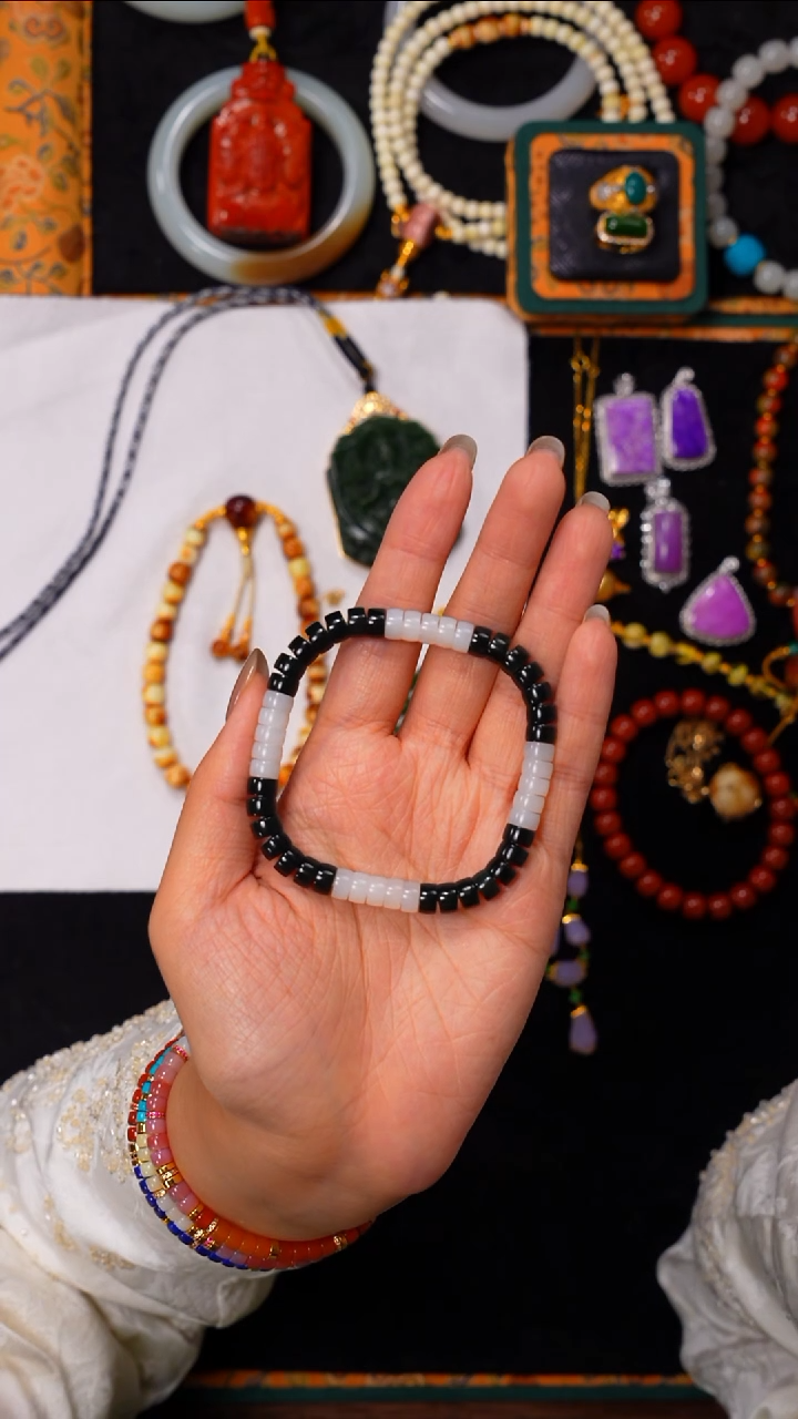 未镶嵌手串和田玉根****?见山文玩珠宝回血