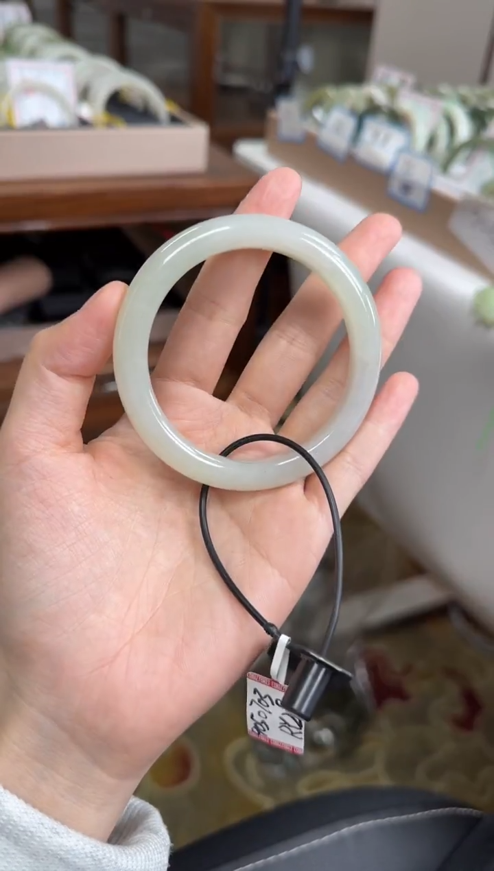 未镶嵌手镯和田玉56