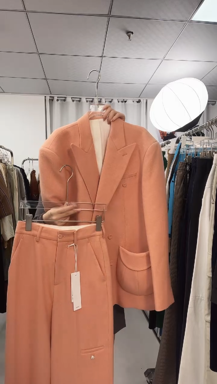 设计师品牌 西装一套 待开价