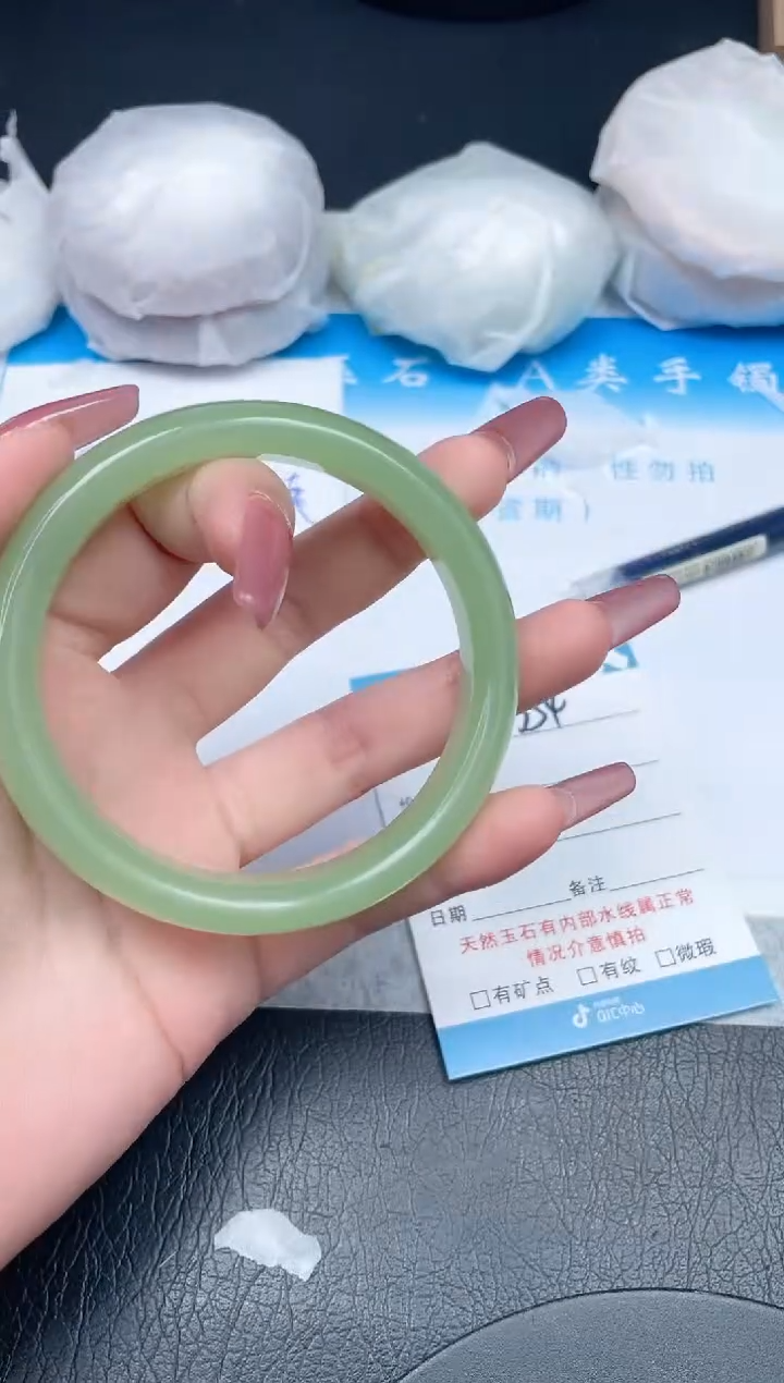 【闪购商品】石英质玉手镯未镶嵌354-60.8