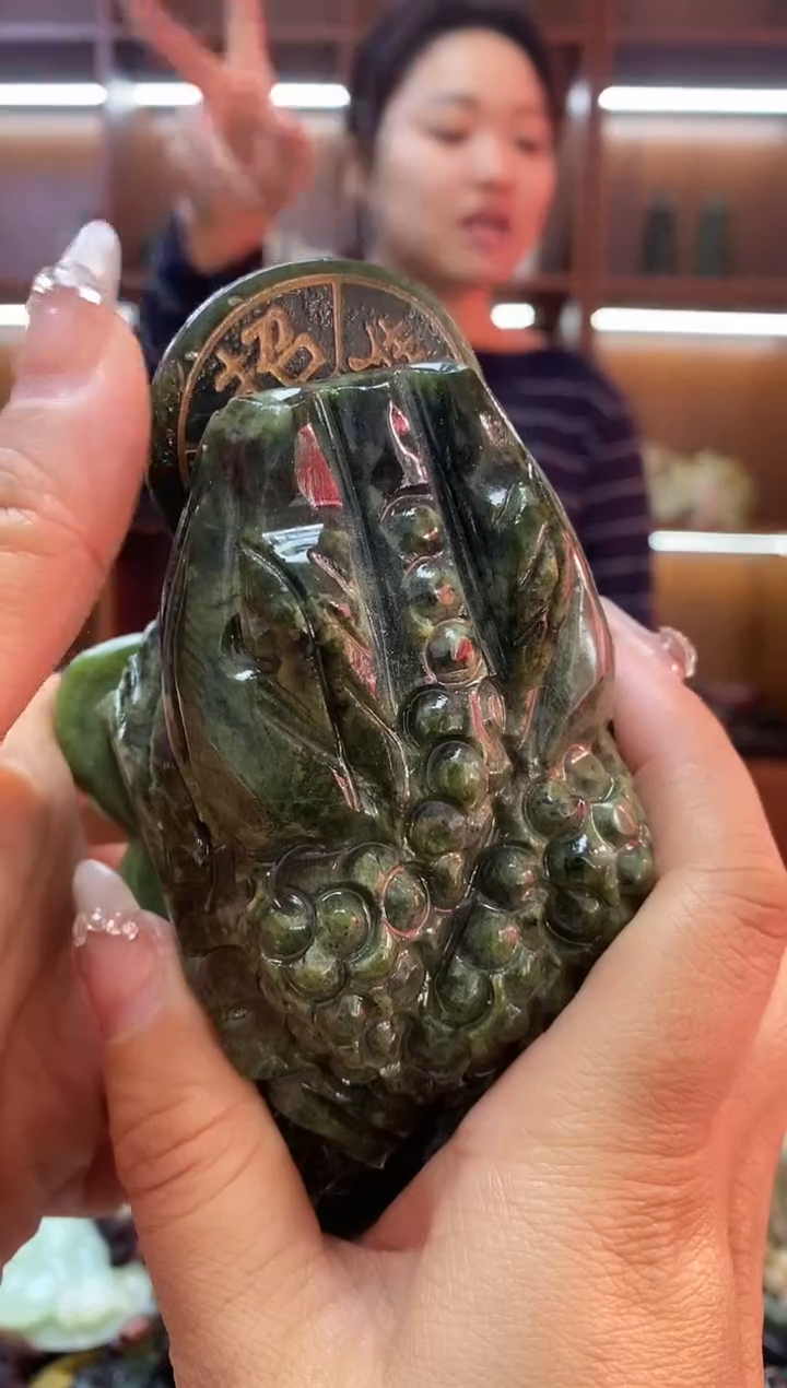 未镶嵌岫玉摆件多样性发其一
