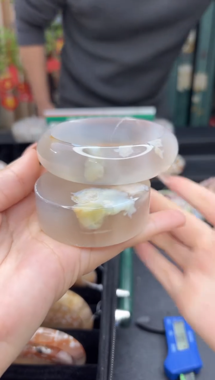 【闪购商品】石英质玉手镯未镶嵌2173（59圈赠送镯心）