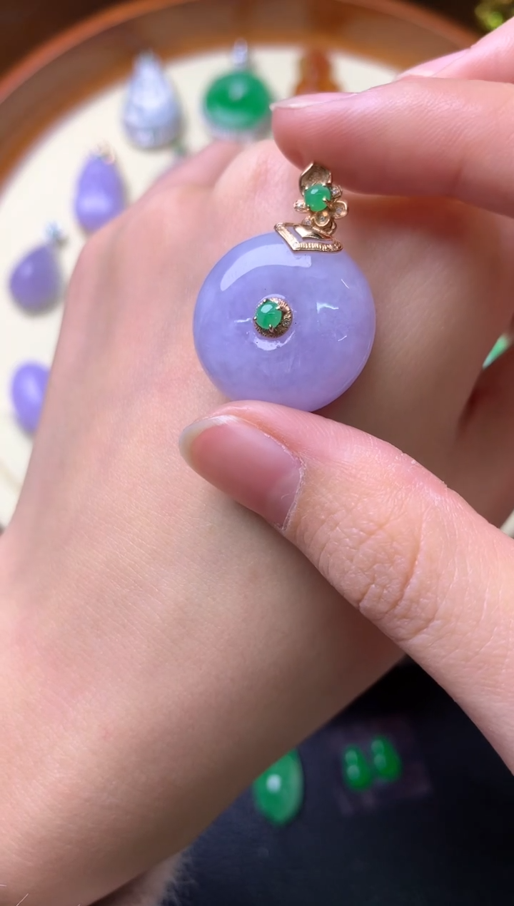 【闪购商品】翡翠吊坠(赠链)18K金镶嵌吊坠