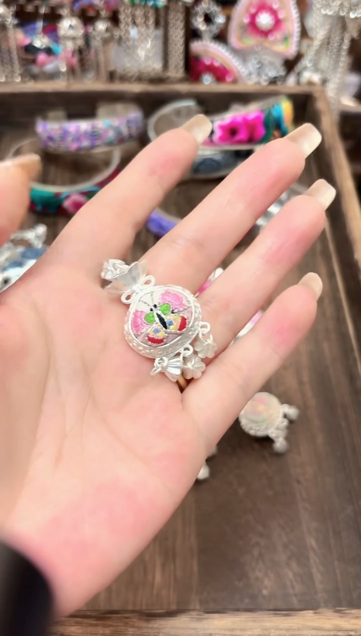 织绣咕***ヾ云织谣民族风精美饰品   118