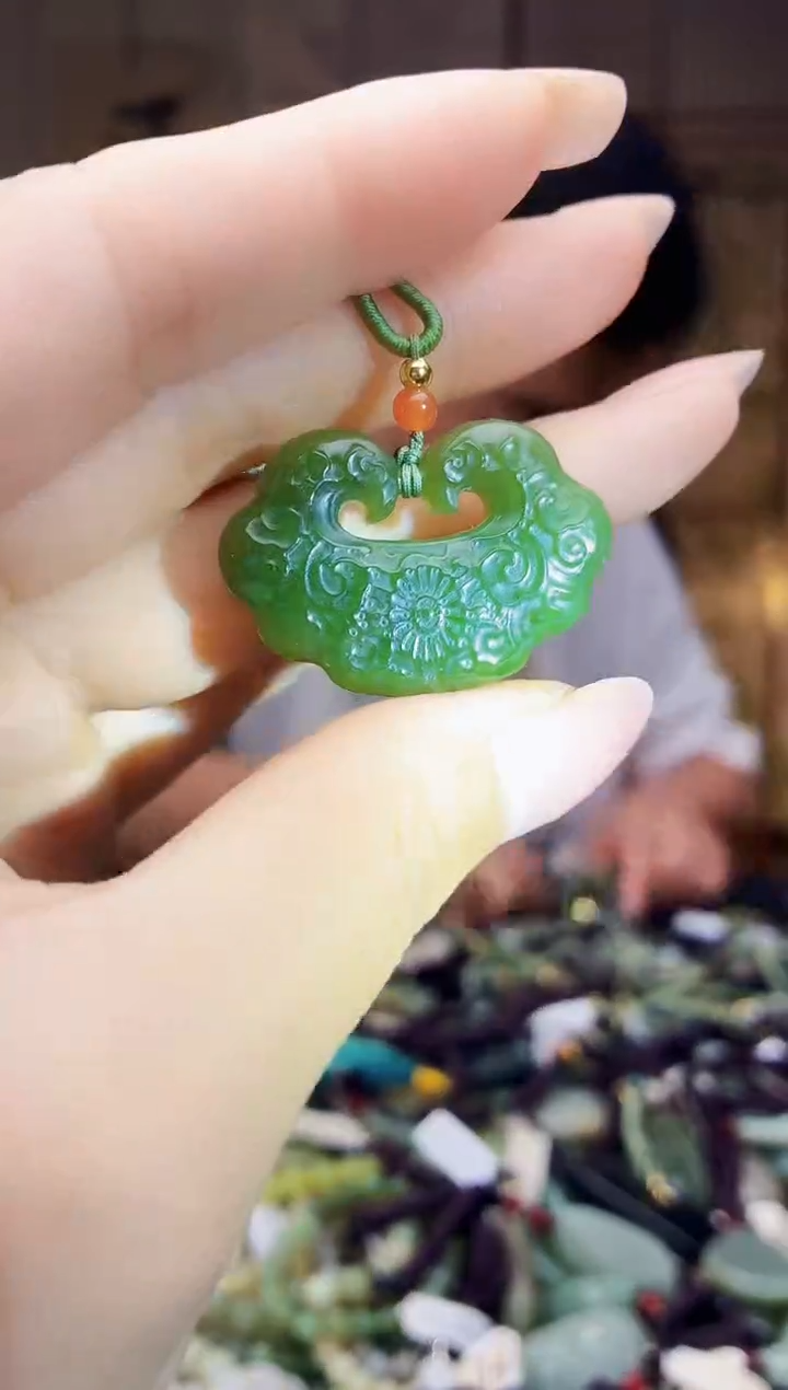 颈饰未镶嵌和田玉多样性发货，拍一发一