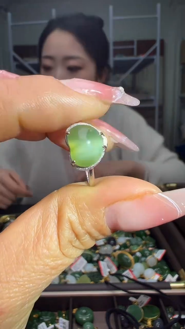 颈饰银S925镶嵌和田玉（多样性发货.发其一)1.02.54