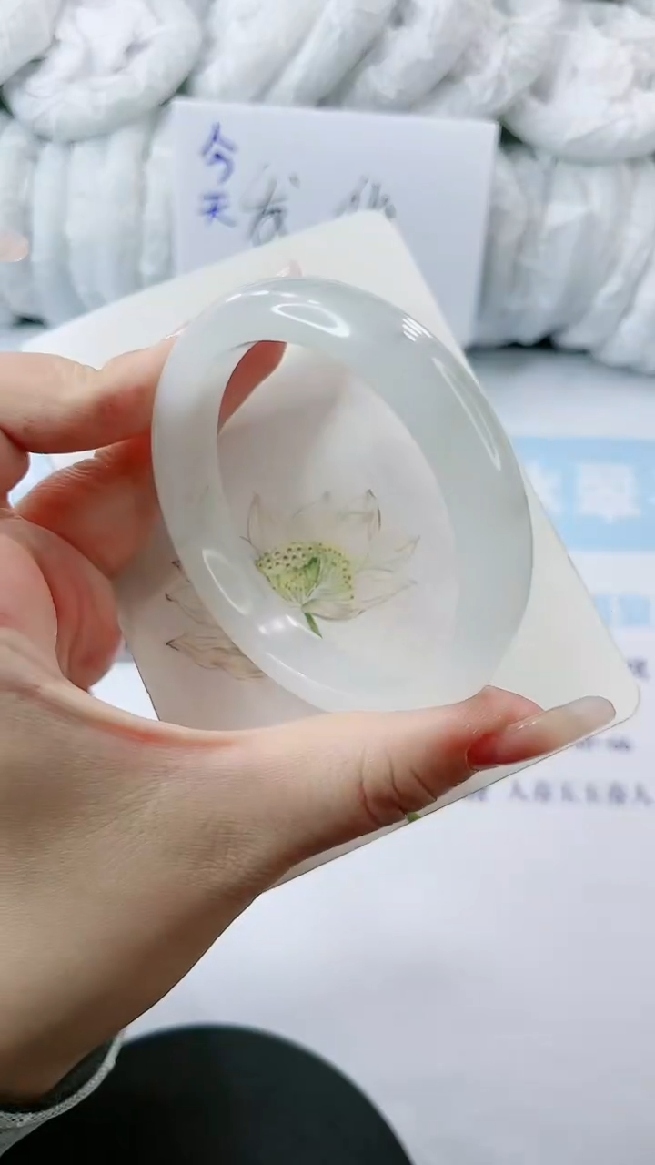 【闪购商品】石英质玉手镯未镶嵌多样性发货C158