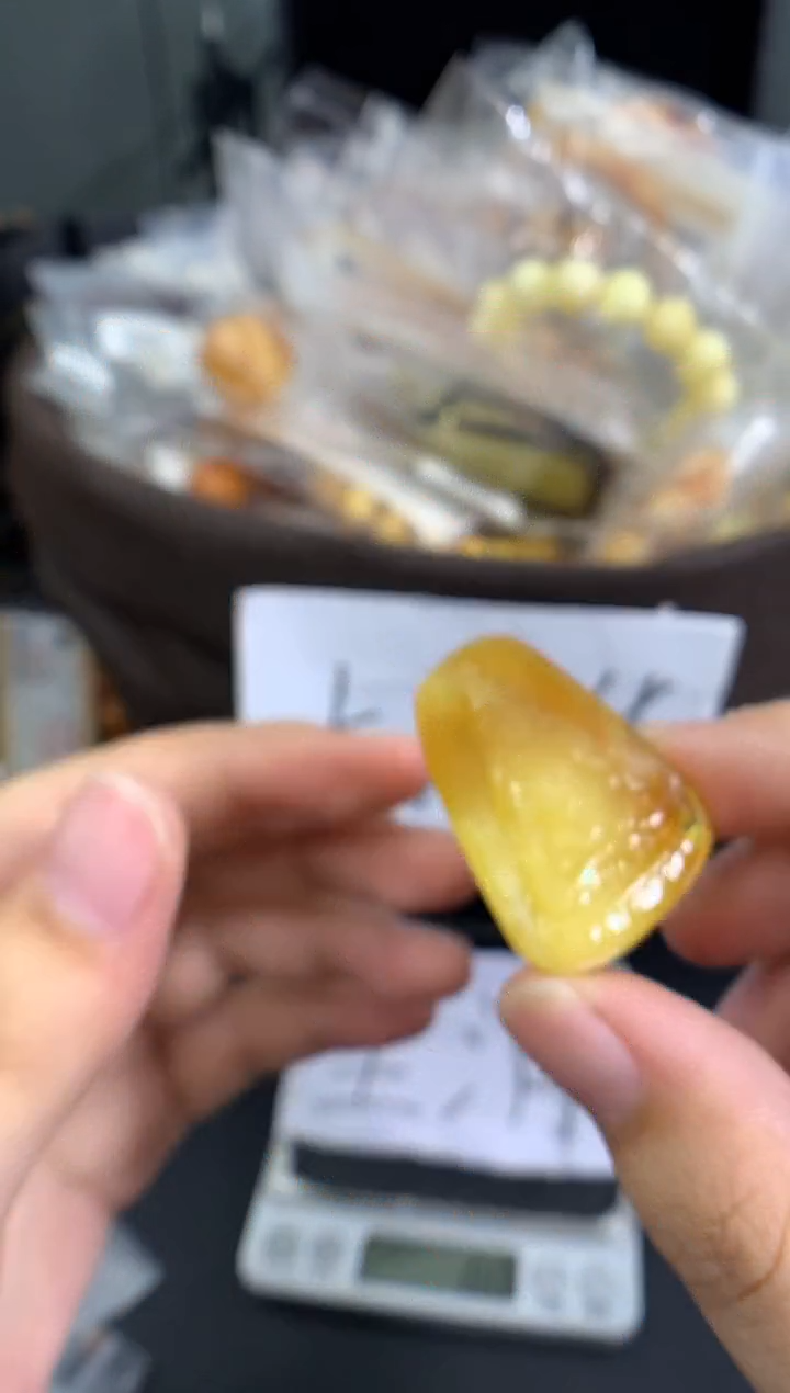 蜜蜡未镶嵌珠宝奇石1