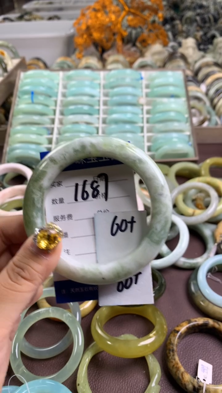 【闪购商品】蛇纹石玉手镯未镶嵌1687