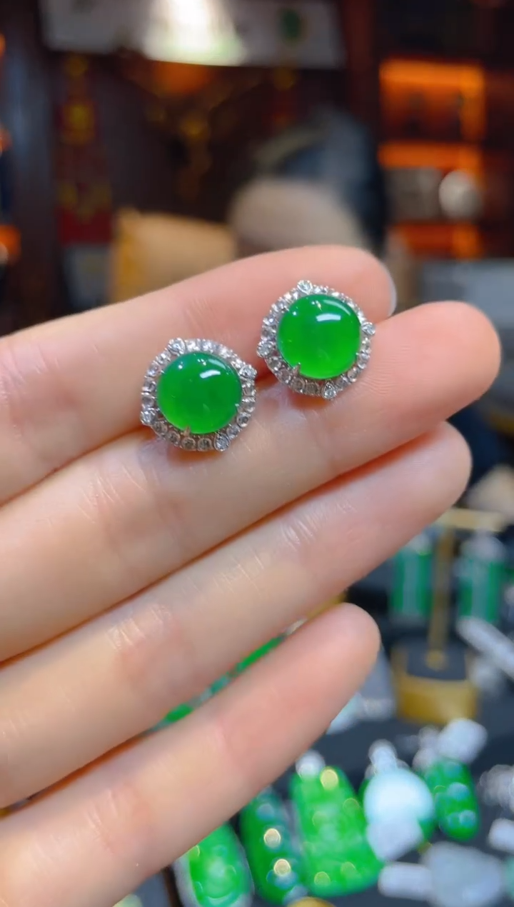 【闪购商品】翡翠耳饰18K金镶嵌111180天然A货翡翠蛋面耳钉