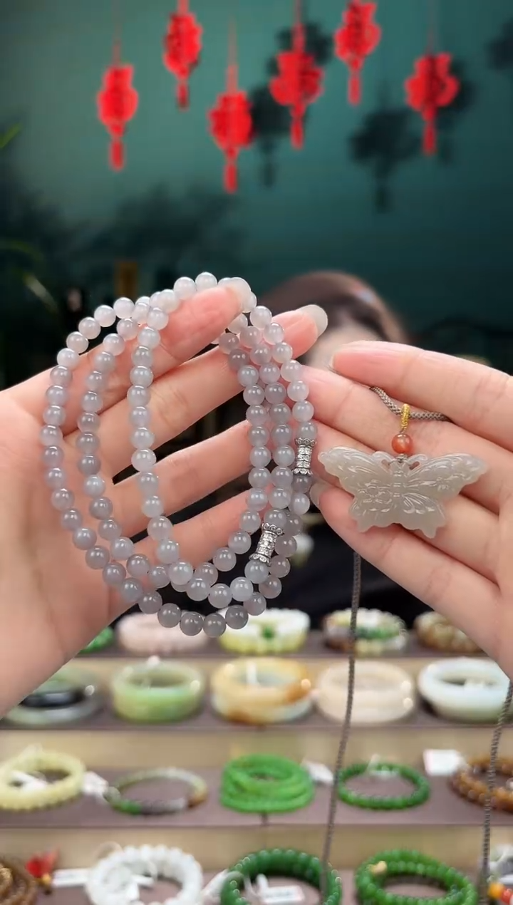 【闪购商品】和田玉套链未镶嵌项链加蝴蝶吊坠