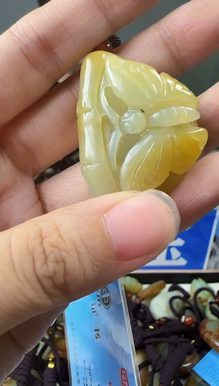 和田玉未镶嵌颈饰1