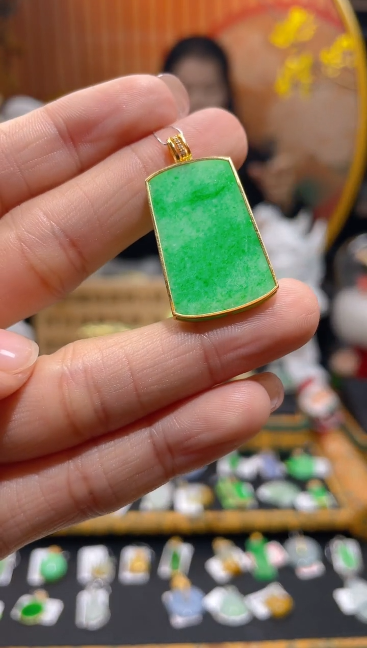 【闪购商品】翡翠颈饰未镶嵌假一赔三