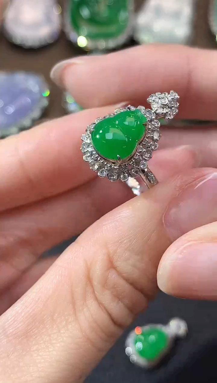 18K金镶嵌戒指翡翠C 50