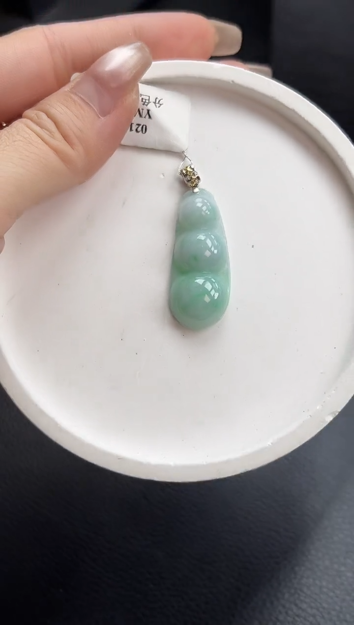 【闪购商品】翡翠颈饰18K金镶嵌豆子