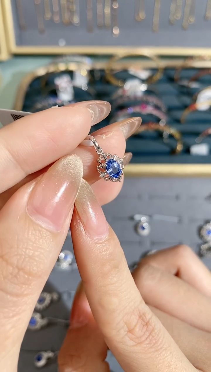 【闪购商品】蓝宝石颈饰18K金镶嵌吊坠