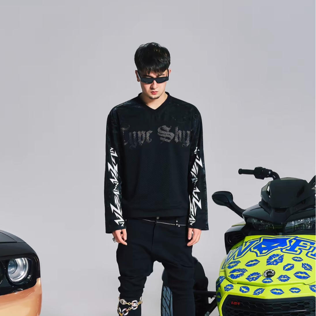 【VAKA TYPESHYT】2025ss丝绒质感网格镂空印花长袖T恤宽松圆领