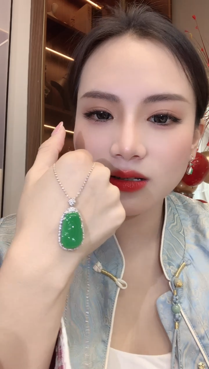 【闪购商品】翡翠吊坠(不含链)18K金镶嵌A58