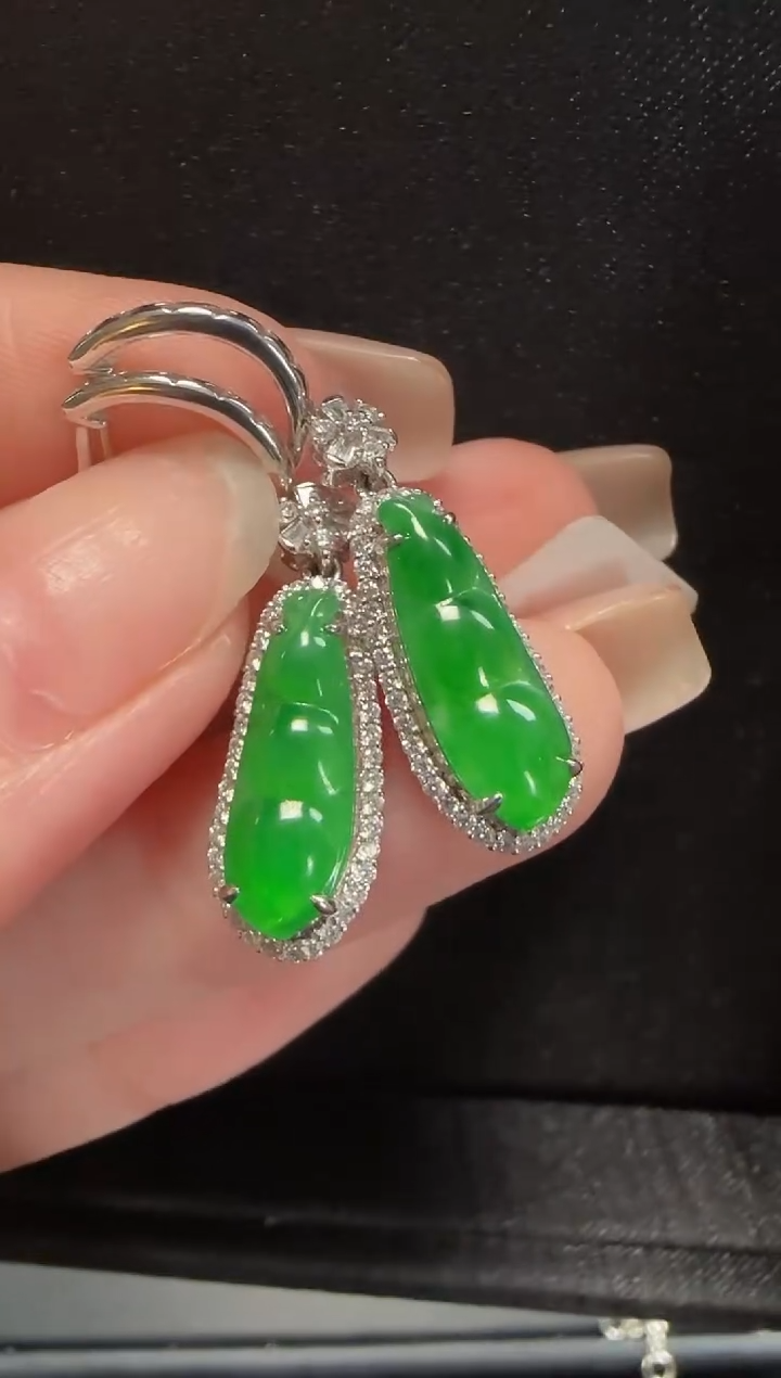 【闪购商品】翡翠耳饰18K金镶嵌521豆子一对