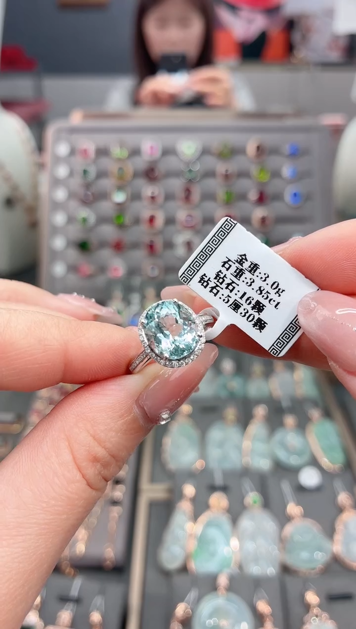 18K金镶嵌戒指碧玺3.85    