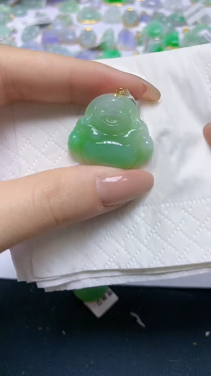 翡翠18K金镶嵌颈饰天然缅甸A货翡翠