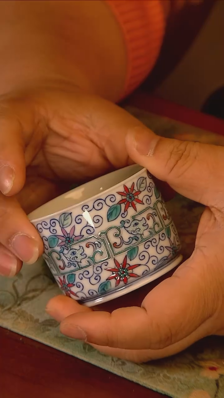 杯手工手绘杯杯很美丽