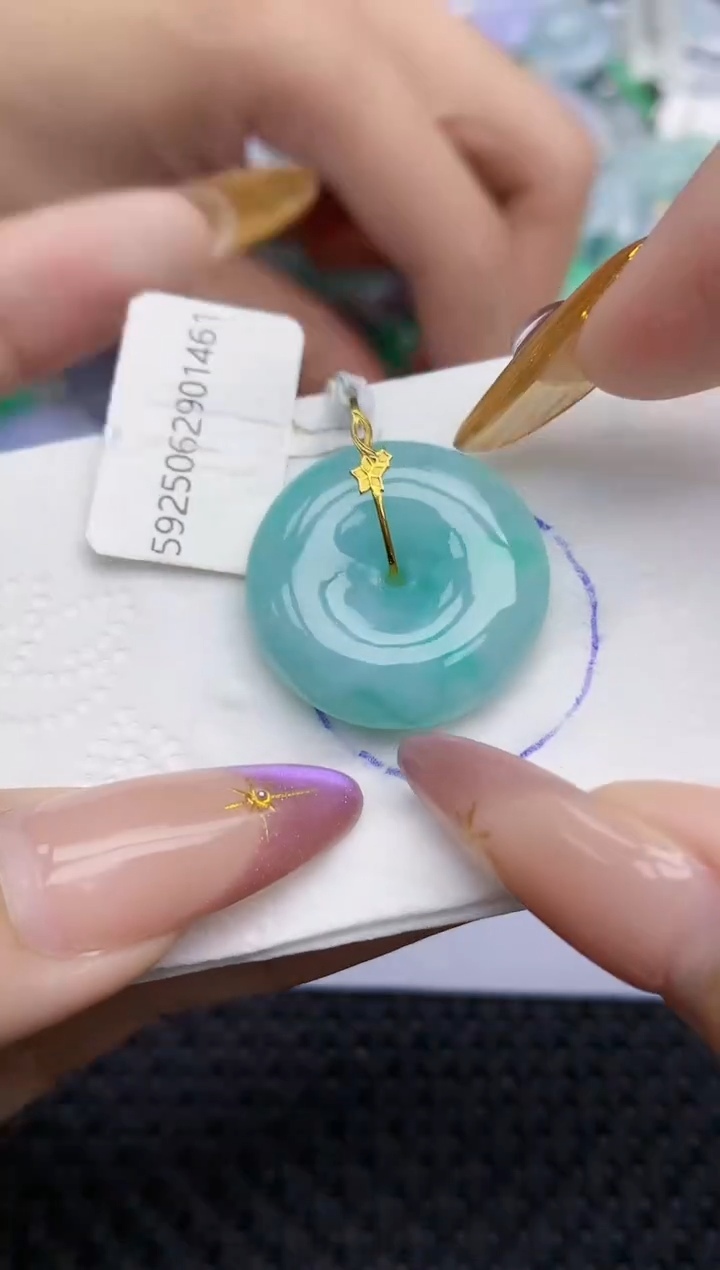 翡翠18K金镶嵌颈饰20   天然翡翠A货  百元以上9米证书费自理