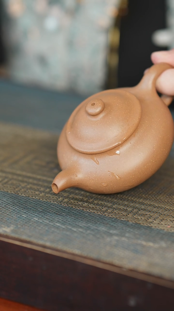 【闪购商品】喀左紫砂真不错，主播就是做壶的