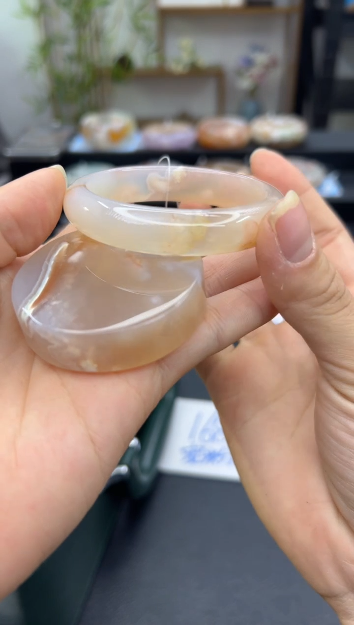 【闪购商品】石英质玉手镯未镶嵌A803(52圈赠送镯心)