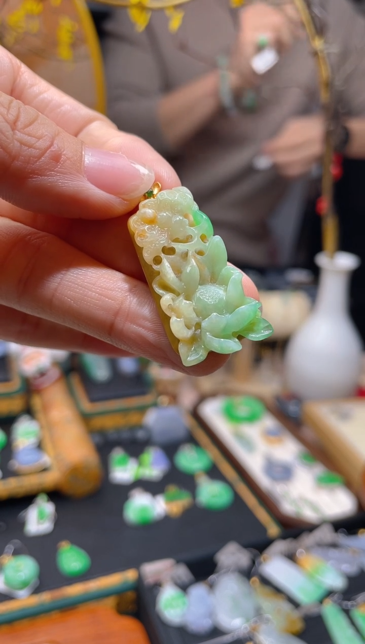 【闪购商品】翡翠颈饰18K金镶嵌假一赔三
