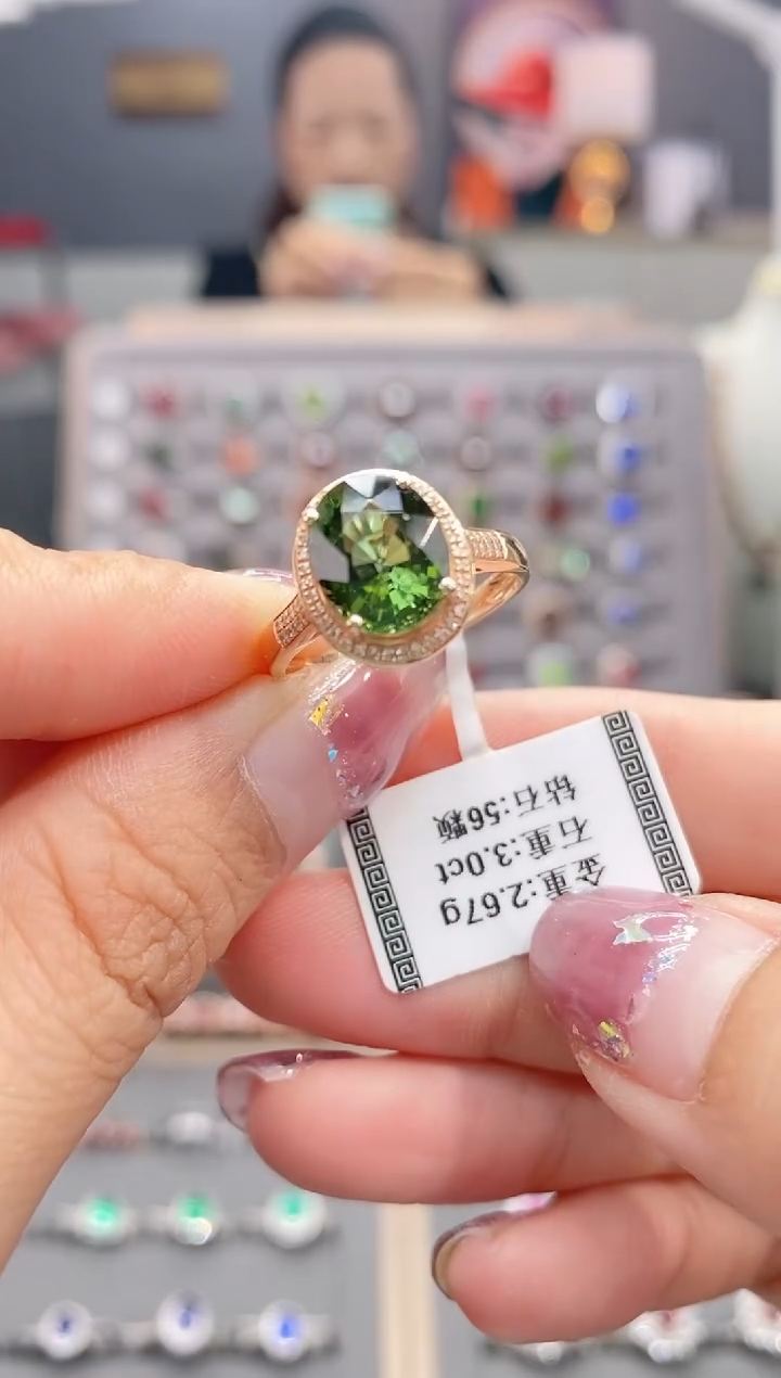 18K金镶嵌戒指碧玺3.0    