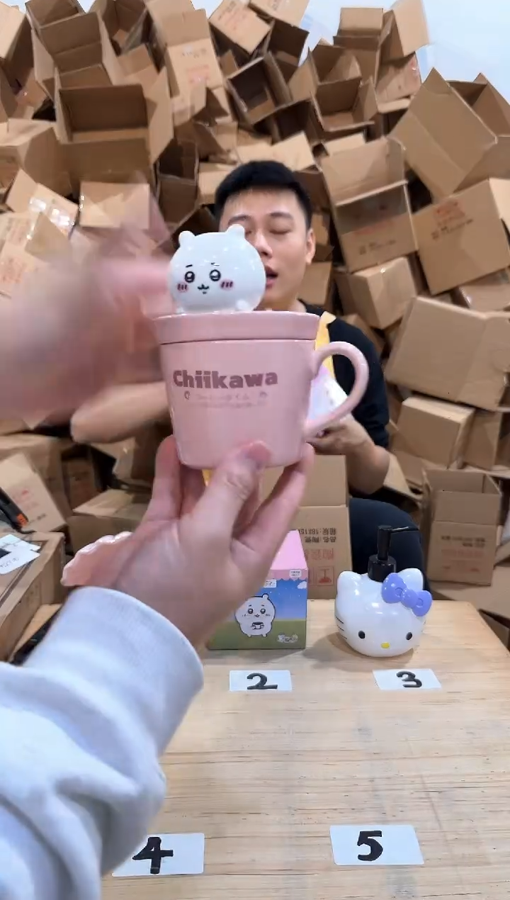 瓷片原盒吉伊带盖杯