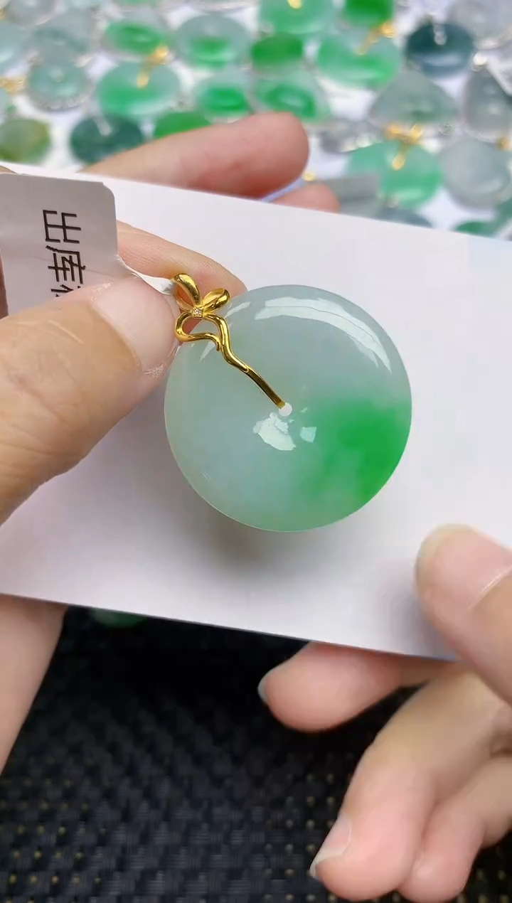 翡翠18K金镶嵌颈饰用****2天然缅甸A货翡翠