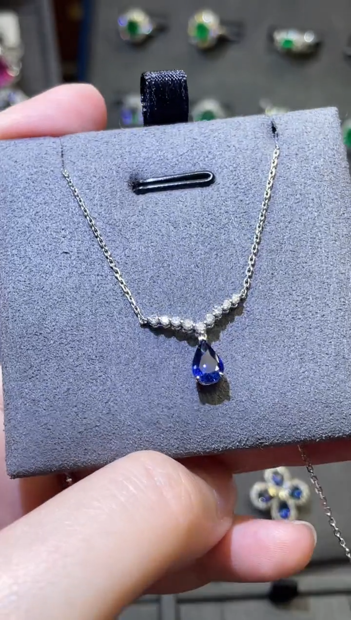 【闪购商品】蓝宝石项链18K金镶嵌0.92ct