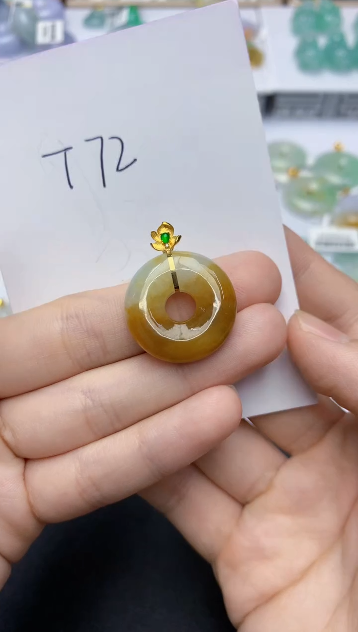 翡翠18K金镶嵌颈饰天然缅甸翡翠A货