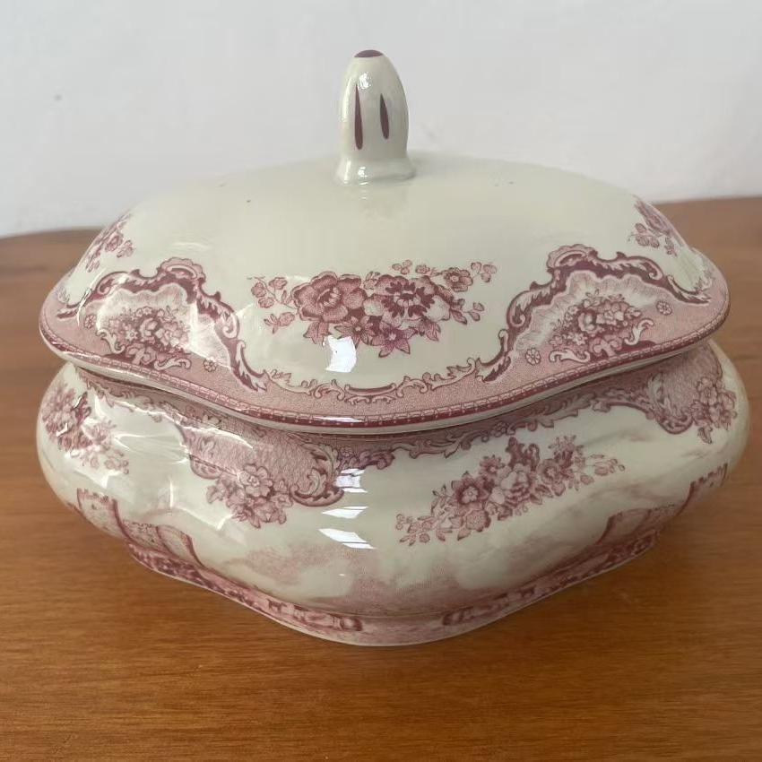 红色城堡首饰盒零食盒