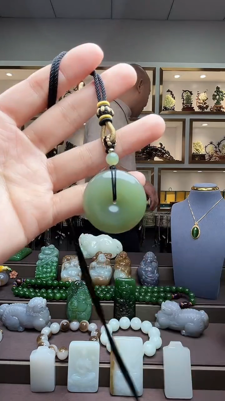 【闪购商品】和田玉颈饰未镶嵌苏