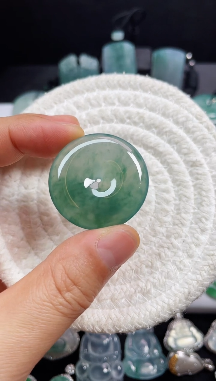 【闪购商品】翡翠颈饰未镶嵌平安扣