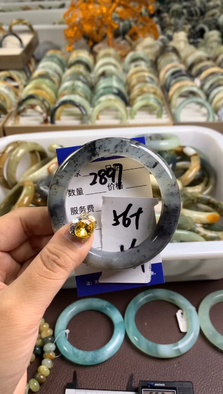 【闪购商品】蛇纹石玉手镯未镶嵌2897